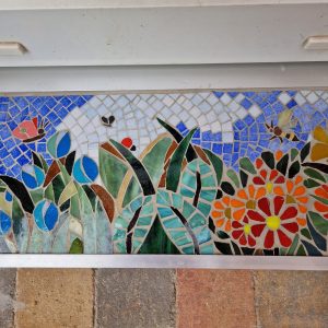 marche escalier mosaïque fleurs